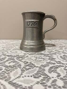 VINTAGE WILTON ARMETALE PEWTER MUG TANKARD STEIN 1776 INDEPENDENCE FOR AMERICA